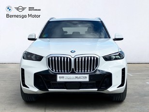 Fotos de BMW X5 xDrive30d color Blanco. Año 2024. 219KW(298CV). Diésel. En concesionario Bernesga Motor León (Bmw y Mini) de León