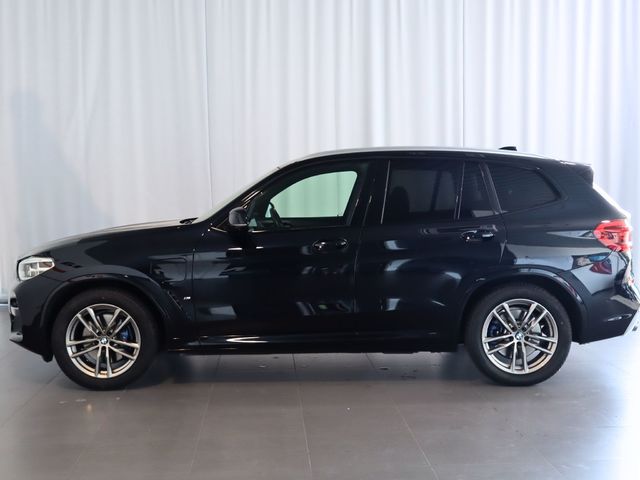 BMW X3 xDrive30e color Negro. Año 2020. 215KW(292CV). Híbrido Electro/Gasolina. En concesionario Pruna Motor de Barcelona