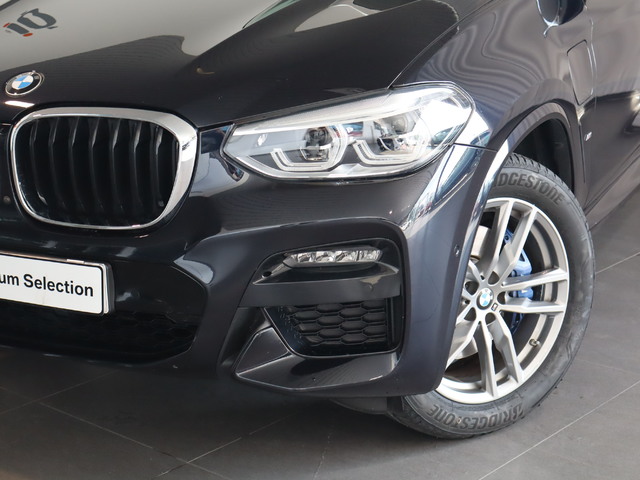 BMW X3 xDrive30e color Negro. Año 2020. 215KW(292CV). Híbrido Electro/Gasolina. En concesionario Pruna Motor de Barcelona