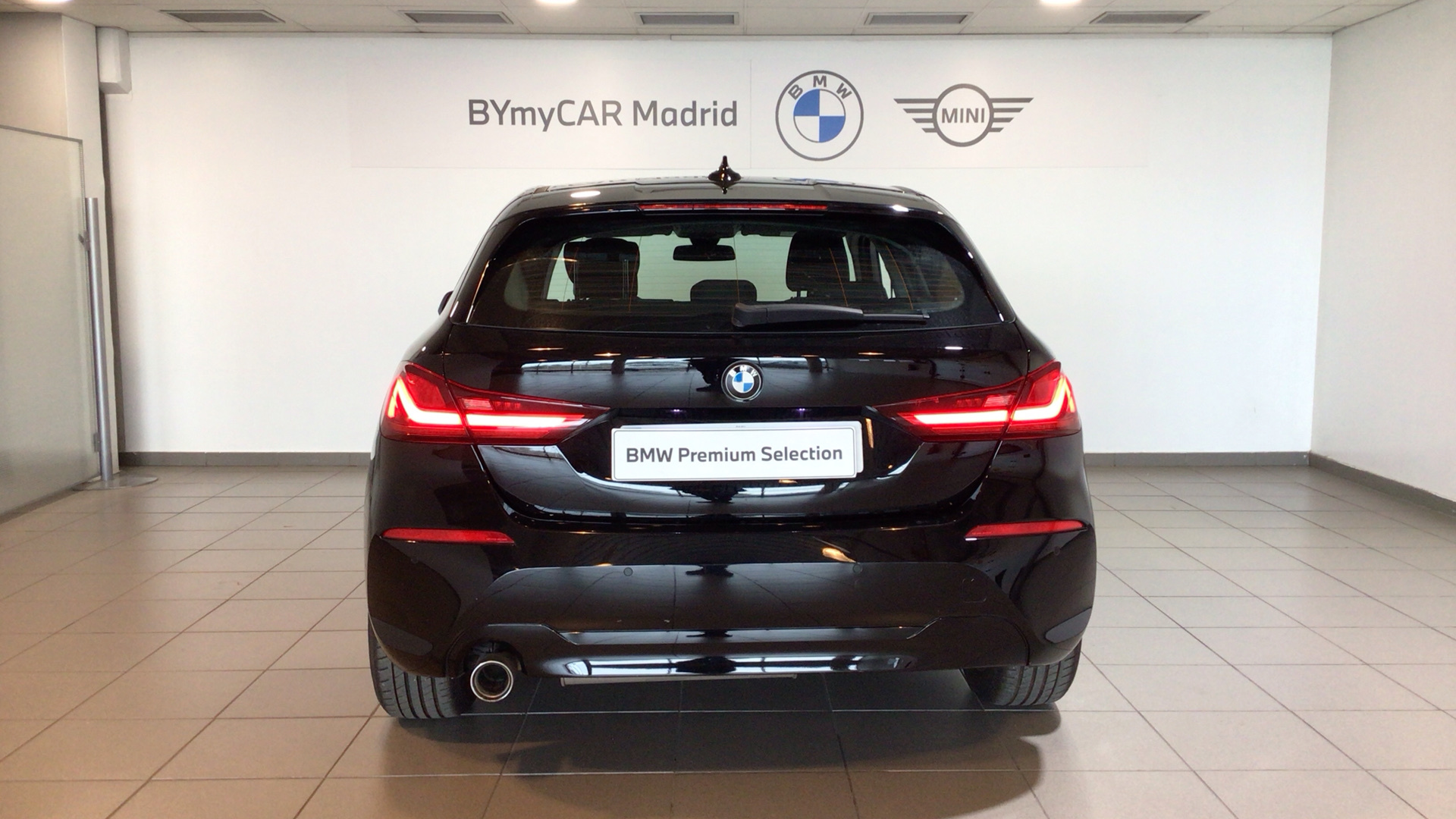 BMW Serie 1 116d color Negro. Año 2020. 85KW(116CV). Diésel. En concesionario BYmyCAR Madrid - Alcalá de Madrid