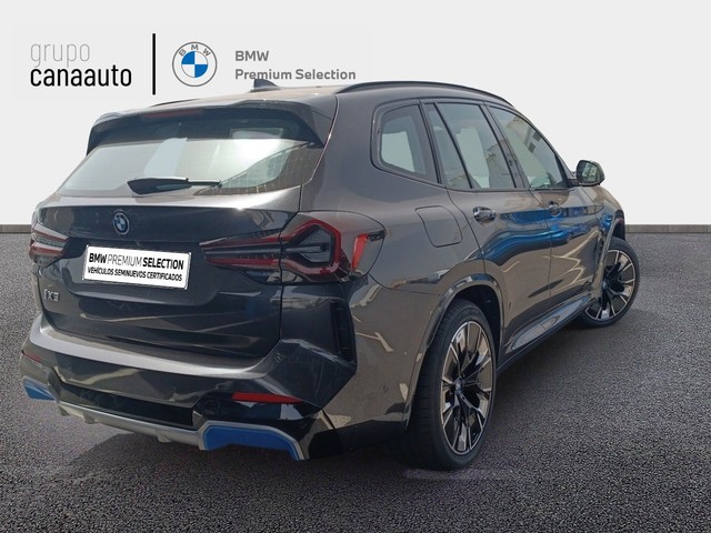 BMW iX3 M Sport color Gris. Año 2024. 210KW(286CV). Eléctrico. En concesionario DEMO de Sta. C. Tenerife