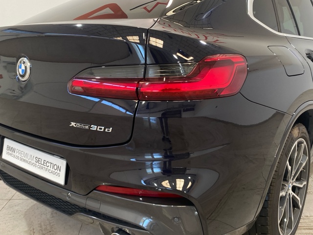 BMW X4 xDrive30d color Negro. Año 2019. 195KW(265CV). Diésel. En concesionario Motor Gorbea de Álava