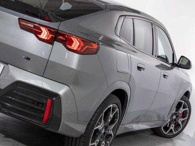 BMW X2 sDrive18d color Gris. Año 2024. 110KW(150CV). Diésel. En concesionario Oliva Motor Girona de Girona