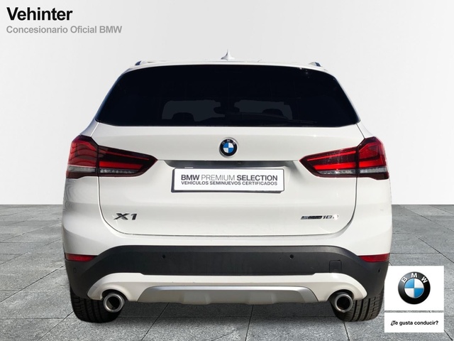 BMW X1 sDrive18d color Blanco. Año 2020. 110KW(150CV). Diésel. En concesionario Momentum S.A. de Madrid