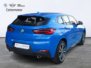 BMW X2 sDrive18d color Azul. Año 2021. 110KW(150CV). Diésel. En concesionario Celtamotor Vigo  de Pontevedra