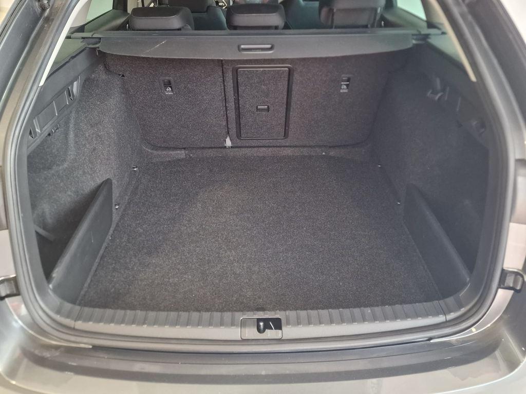 1.0 TSI MHEV Selection DSG 81 kW (110 CV)