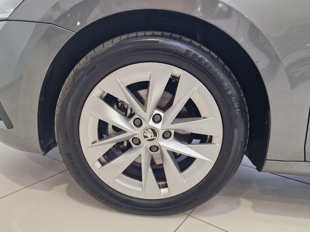 1.0 TSI MHEV Selection DSG 81 kW (110 CV)