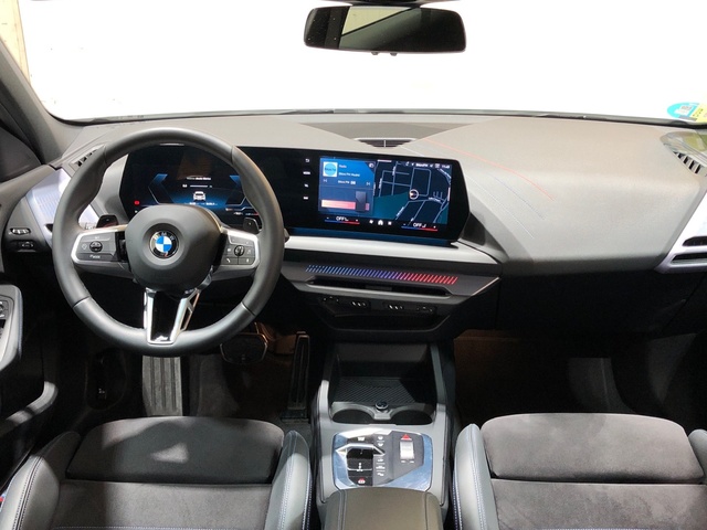 BMW Serie 1 120d color Blanco. Año 2024. 120KW(163CV). Diésel. En concesionario Movilnorte El Plantio de Madrid
