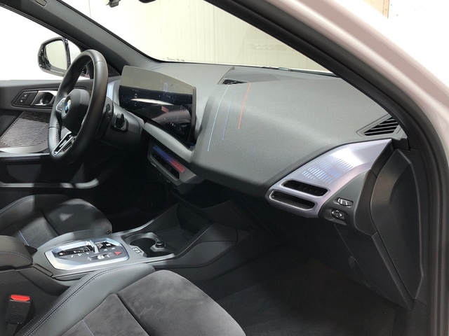 BMW Serie 1 120d color Blanco. Año 2024. 120KW(163CV). Diésel. En concesionario Movilnorte El Plantio de Madrid