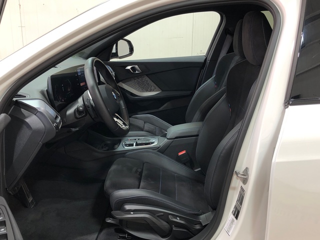 BMW Serie 1 120d color Blanco. Año 2024. 120KW(163CV). Diésel. En concesionario Movilnorte El Plantio de Madrid