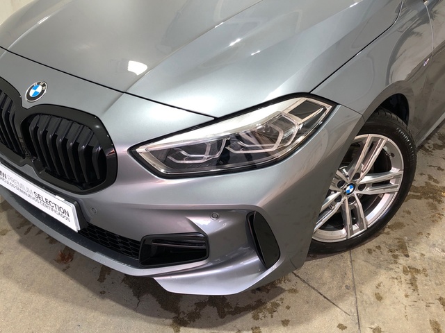 BMW Serie 1 118d color Gris. Año 2023. 110KW(150CV). Diésel. En concesionario Movilnorte El Plantio de Madrid
