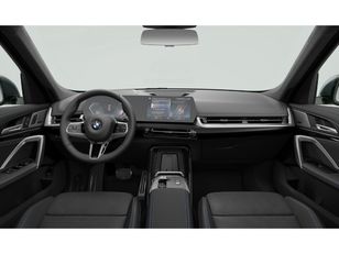 Fotos de BMW X1 sDrive18i color Gris. Año 2023. 100KW(136CV). Gasolina. En concesionario Vehinter Getafe de Madrid