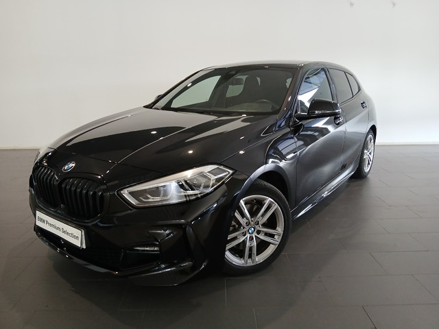 BMW Serie 1 118d color Negro. Año 2021. 110KW(150CV). Diésel. En concesionario Adler Motor S.L. TOLEDO de Toledo