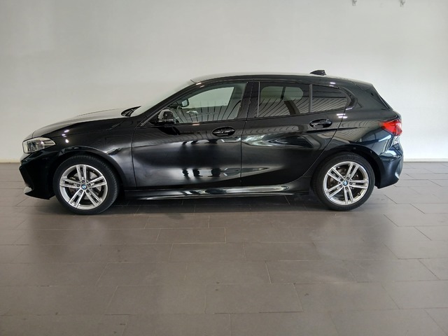 BMW Serie 1 118d color Negro. Año 2021. 110KW(150CV). Diésel. En concesionario Adler Motor S.L. TOLEDO de Toledo