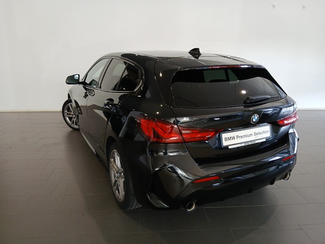 BMW Serie 1 118d color Negro. Año 2021. 110KW(150CV). Diésel. En concesionario Adler Motor S.L. TOLEDO de Toledo