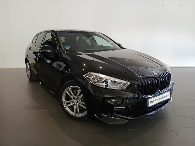 BMW Serie 1 118d color Negro. Año 2021. 110KW(150CV). Diésel. En concesionario Adler Motor S.L. TOLEDO de Toledo