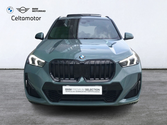 BMW X1 sDrive18d color Verde. Año 2024. 110KW(150CV). Diésel. En concesionario Celtamotor Vigo  de Pontevedra