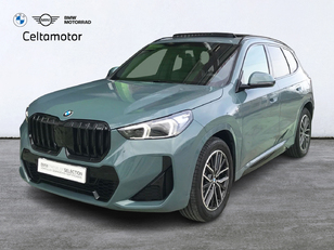 Fotos de BMW X1 sDrive18d color Verde. Año 2024. 110KW(150CV). Diésel. En concesionario Celtamotor Vigo  de Pontevedra