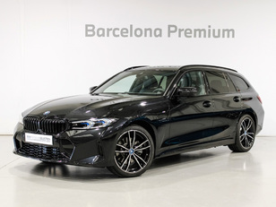 Fotos de BMW Serie 3 330e Touring color Negro. Año 2023. 215KW(292CV). Híbrido Electro/Gasolina. En concesionario Barcelona Premium -- GRAN VIA de Barcelona