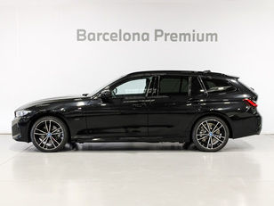 Fotos de BMW Serie 3 330e Touring color Negro. Año 2023. 215KW(292CV). Híbrido Electro/Gasolina. En concesionario Barcelona Premium -- GRAN VIA de Barcelona