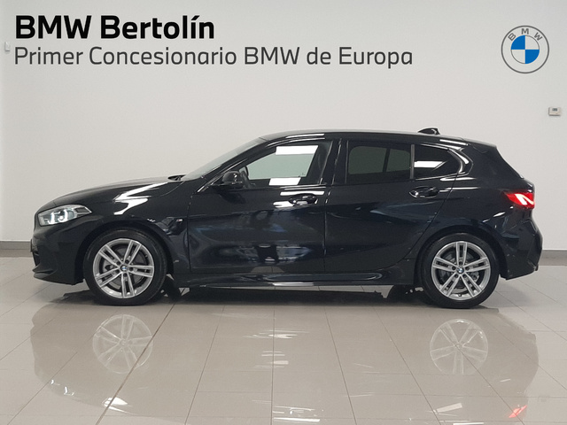 BMW Serie 1 118d color Negro. Año 2024. 110KW(150CV). Diésel. En concesionario Automoviles Bertolin S.L. de Valencia