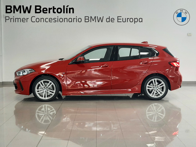 BMW Serie 1 118d color Rojo. Año 2024. 110KW(150CV). Diésel. En concesionario Automoviles Bertolin S.L. de Valencia