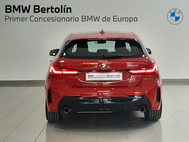 BMW Serie 1 118d color Rojo. Año 2024. 110KW(150CV). Diésel. En concesionario Automoviles Bertolin S.L. de Valencia