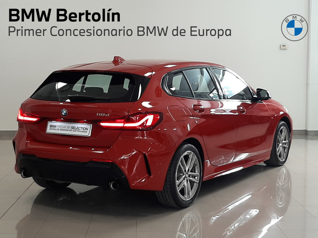 BMW Serie 1 118d color Rojo. Año 2024. 110KW(150CV). Diésel. En concesionario Automoviles Bertolin S.L. de Valencia