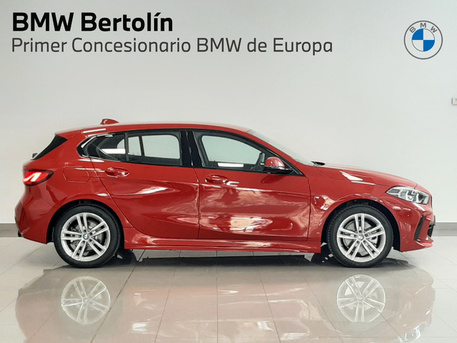 BMW Serie 1 118d color Rojo. Año 2024. 110KW(150CV). Diésel. En concesionario Automoviles Bertolin S.L. de Valencia