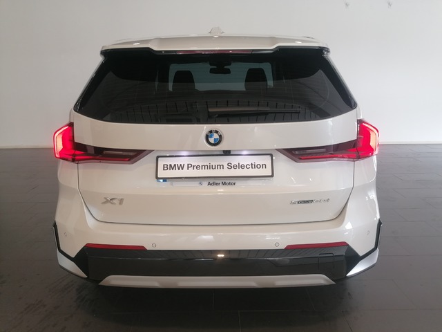 BMW X1 sDrive20i color Blanco. Año 2023. 125KW(170CV). Gasolina. En concesionario Adler Motor S.L. TOLEDO de Toledo