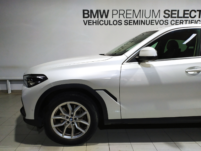 BMW X6 xDrive30d color Blanco. Año 2021. 210KW(286CV). Diésel. En concesionario Hispamovil, Torrevieja de Alicante