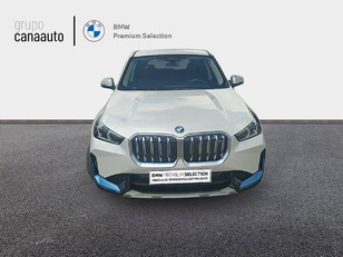 Fotos de BMW iX1 xDrive30 color Blanco. Año 2023. 230KW(313CV). Eléctrico. En concesionario CANAAUTO - TACO de Sta. C. Tenerife