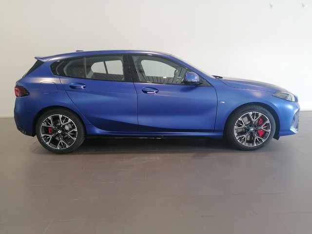 BMW Serie 1 120d color Azul. Año 2024. 120KW(163CV). Diésel. En concesionario Adler Motor S.L. TOLEDO de Toledo