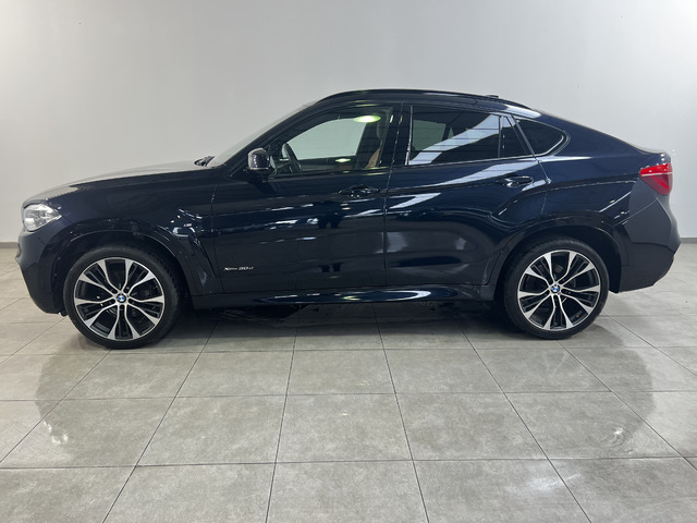 BMW X6 xDrive30d color Negro. Año 2018. 190KW(258CV). Diésel. En concesionario Movitransa Cars Jerez de Cádiz