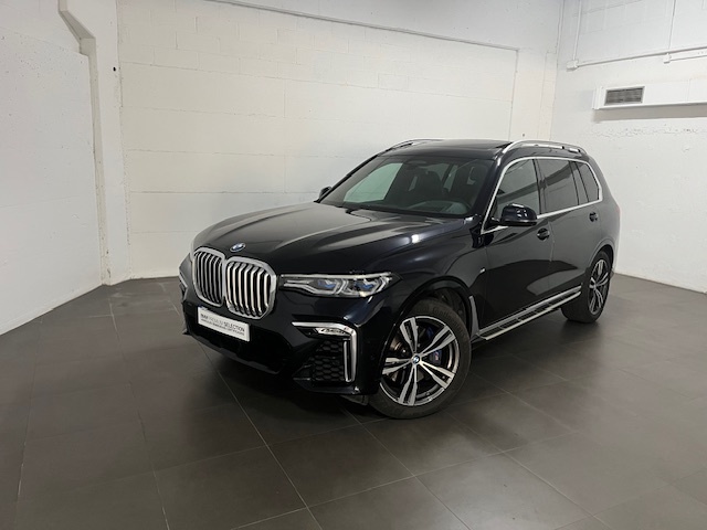 BMW X7 xDrive30d color Negro. Año 2021. 195KW(265CV). Diésel. En concesionario Amiocar S.A. de Coruña