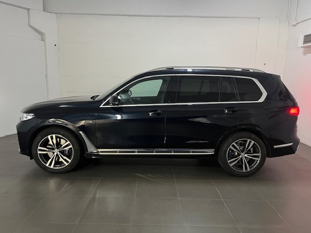 BMW X7 xDrive30d color Negro. Año 2021. 195KW(265CV). Diésel. En concesionario Amiocar S.A. de Coruña