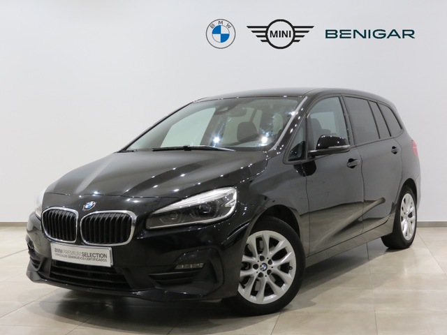 BMW Serie 2 218d Gran Tourer color Negro. Año 2020. 110KW(150CV). Diésel. En concesionario GANDIA Automoviles Fersan, S.A. de Valencia