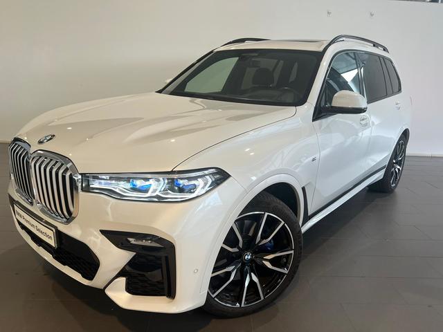 BMW X7 xDrive40d color Blanco. Año 2022. 250KW(340CV). Diésel. En concesionario Adler Motor S.L. TOLEDO de Toledo