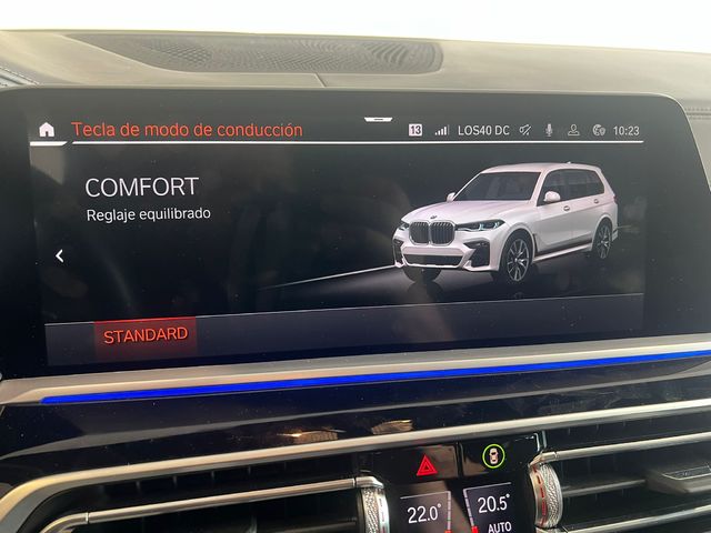 BMW X7 xDrive40d color Blanco. Año 2022. 250KW(340CV). Diésel. En concesionario Adler Motor S.L. TOLEDO de Toledo