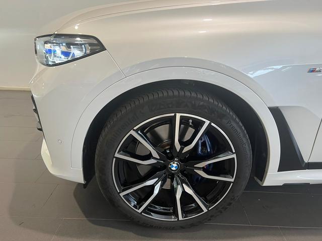 BMW X7 xDrive40d color Blanco. Año 2022. 250KW(340CV). Diésel. En concesionario Adler Motor S.L. TOLEDO de Toledo