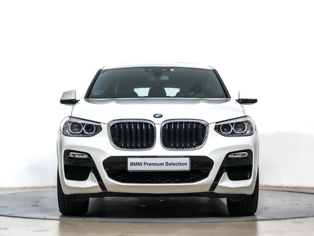 BMW X4 xDrive30d color Blanco. Año 2019. 195KW(265CV). Diésel. En concesionario Oliva Motor Tarragona de Tarragona