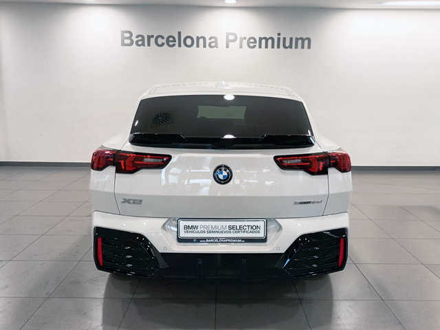 BMW X2 sDrive18d color Blanco. Año 2024. 110KW(150CV). Diésel. En concesionario Barcelona Premium -- GRAN VIA de Barcelona