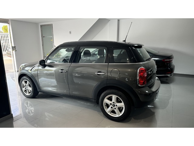 MINI MINI Countryman Cooper D 82 kW (111 CV)