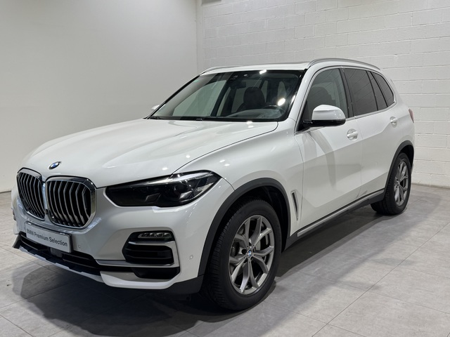 BMW X5 xDrive30d color Blanco. Año 2019. 195KW(265CV). Diésel. En concesionario MOTOR MUNICH S.A.U  - Terrassa de Barcelona