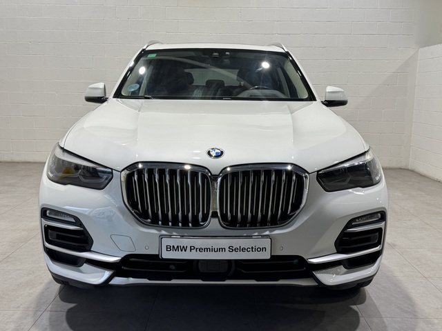 BMW X5 xDrive30d color Blanco. Año 2019. 195KW(265CV). Diésel. En concesionario MOTOR MUNICH S.A.U  - Terrassa de Barcelona