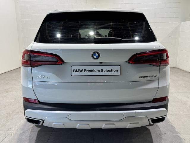 BMW X5 xDrive30d color Blanco. Año 2019. 195KW(265CV). Diésel. En concesionario MOTOR MUNICH S.A.U  - Terrassa de Barcelona