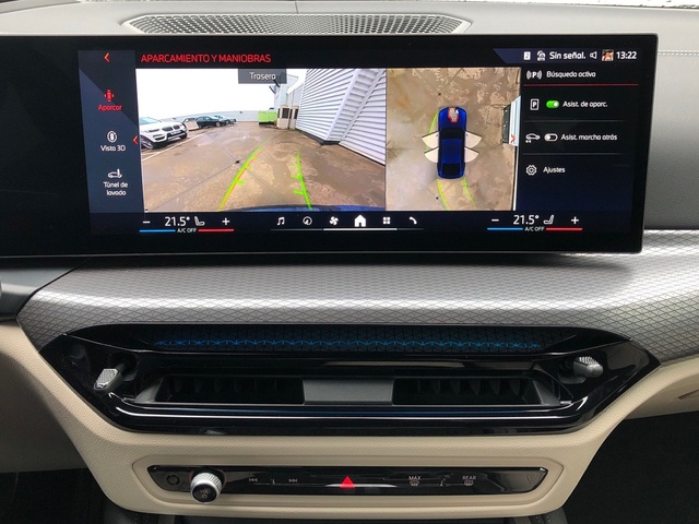 BMW i4 eDrive40 color Azul. Año 2024. 250KW(340CV). Eléctrico. En concesionario Vehinter Getafe de Madrid