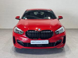 Fotos de BMW Serie 1 118d color Rojo. Año 2024. 110KW(150CV). Diésel. En concesionario MOTOR MUNICH S.A.U  - Terrassa de Barcelona