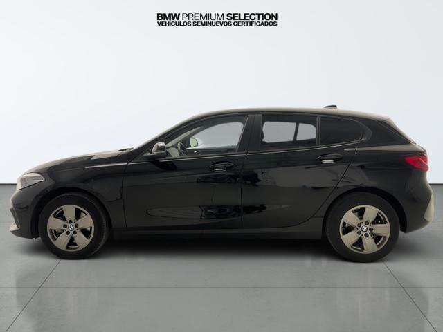 BMW Serie 1 116d color Negro. Año 2022. 85KW(116CV). Diésel. En concesionario Automotor Premium Velázquez - Málaga de Málaga