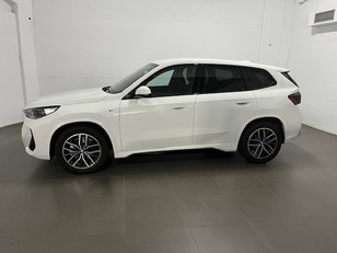 Fotos de BMW iX1 eDrive20 color Blanco. Año 2024. 150KW(204CV). Eléctrico. En concesionario Amiocar S.A. de Coruña